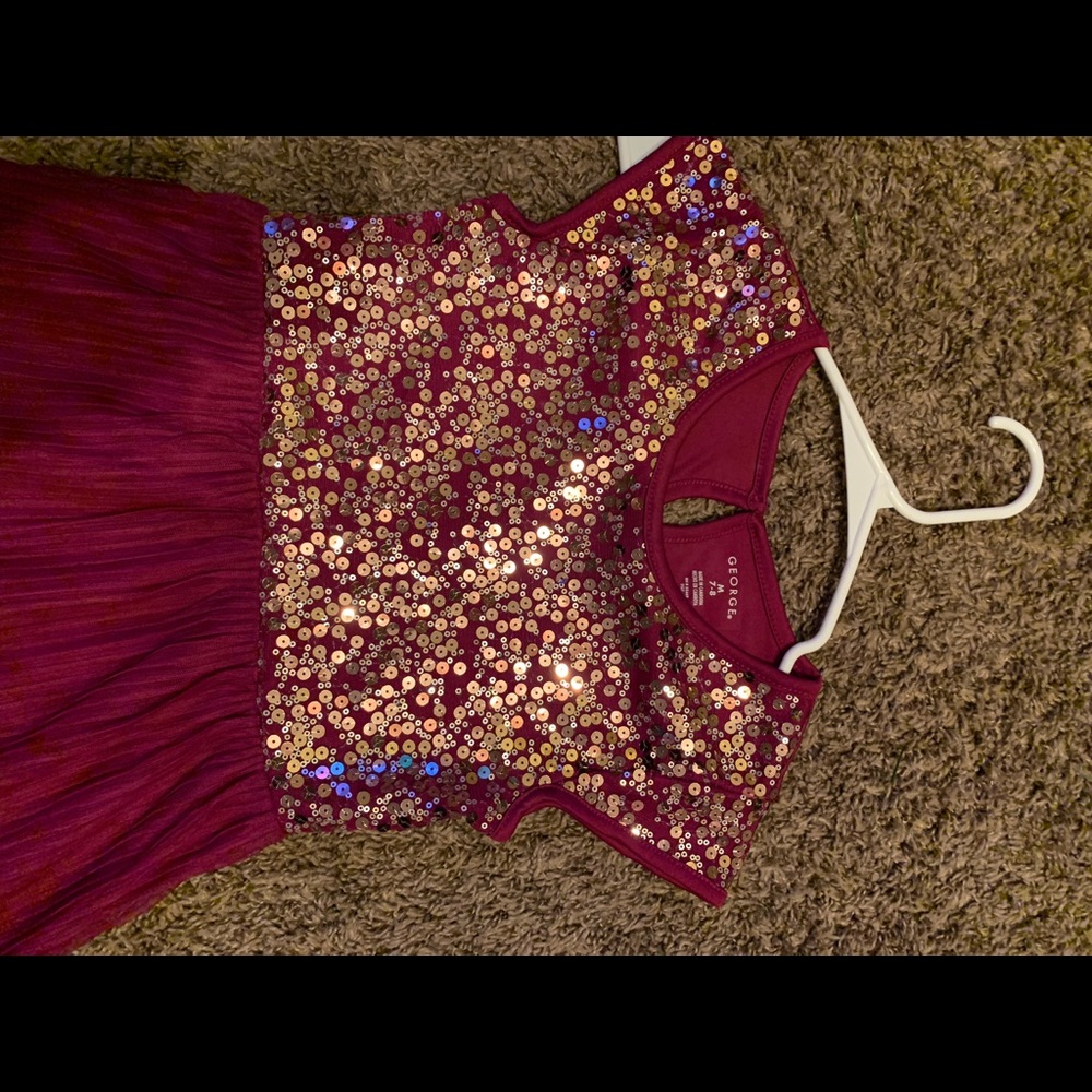 Girls dress - Picture 2 of 2